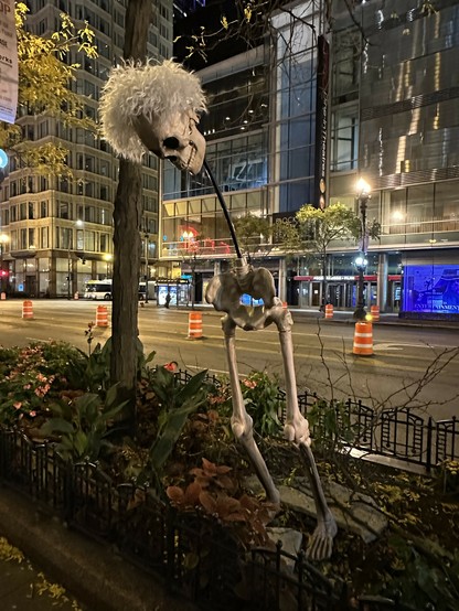 side view of the torso-less leaning skeleton oh my god it's so goofy